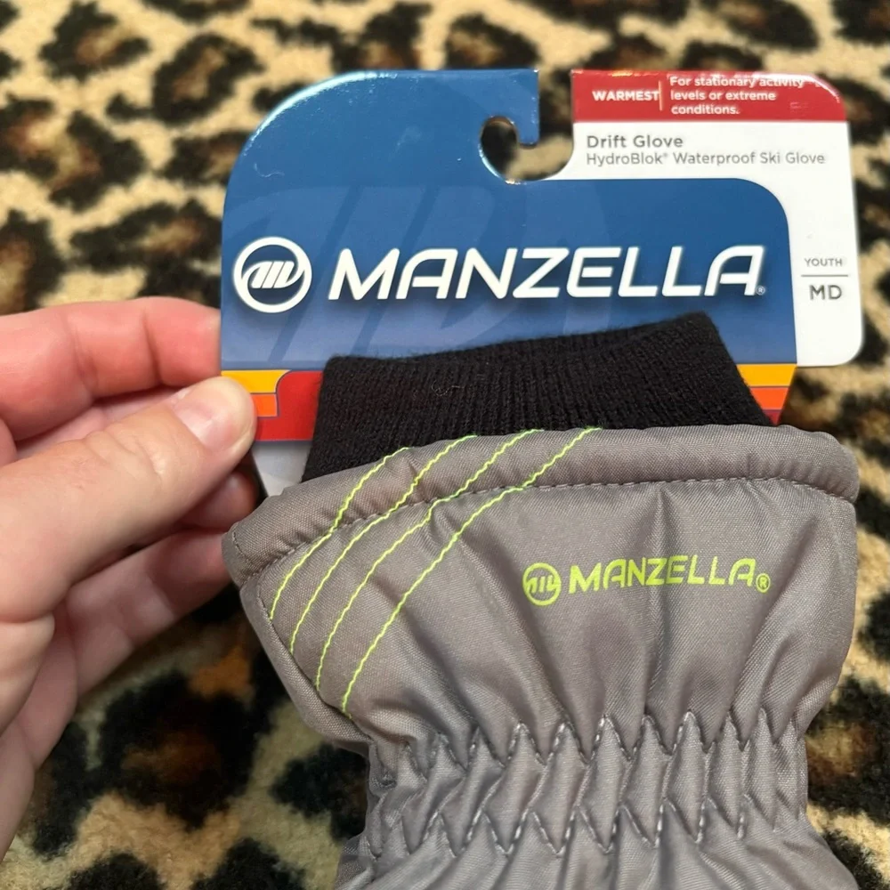 NWT Manzella Youth Drift Ski Glove